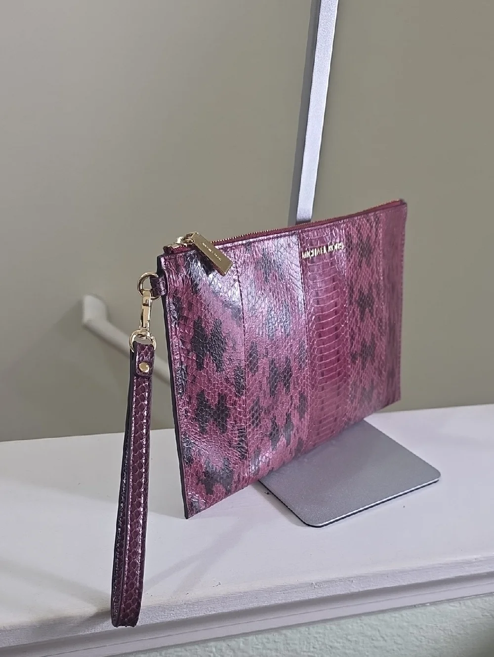 Michael Kors Purple/Gold Geniune Snake Skin Large Leather Wristlet EUC - Picture 2 of 13